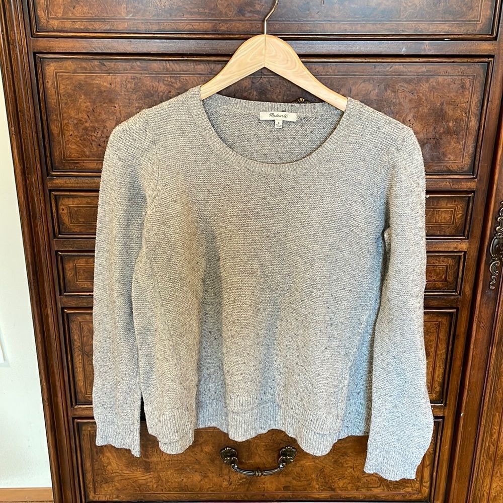 𝅺Madewell woman’s grey sweater